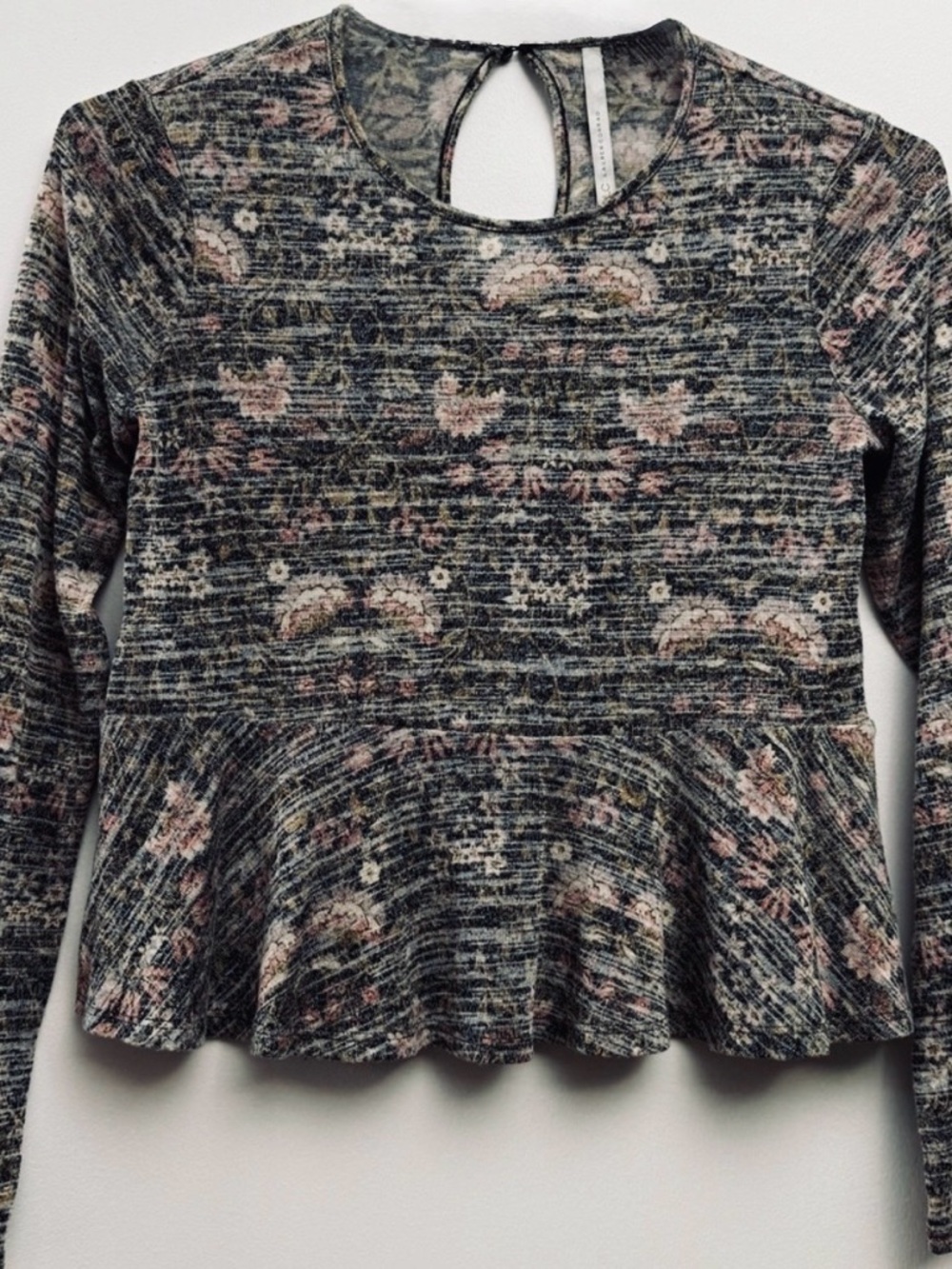 LC Lauren Conrad Multicolor Floral Peplum Top | Soft and Romantic Keyhole Style